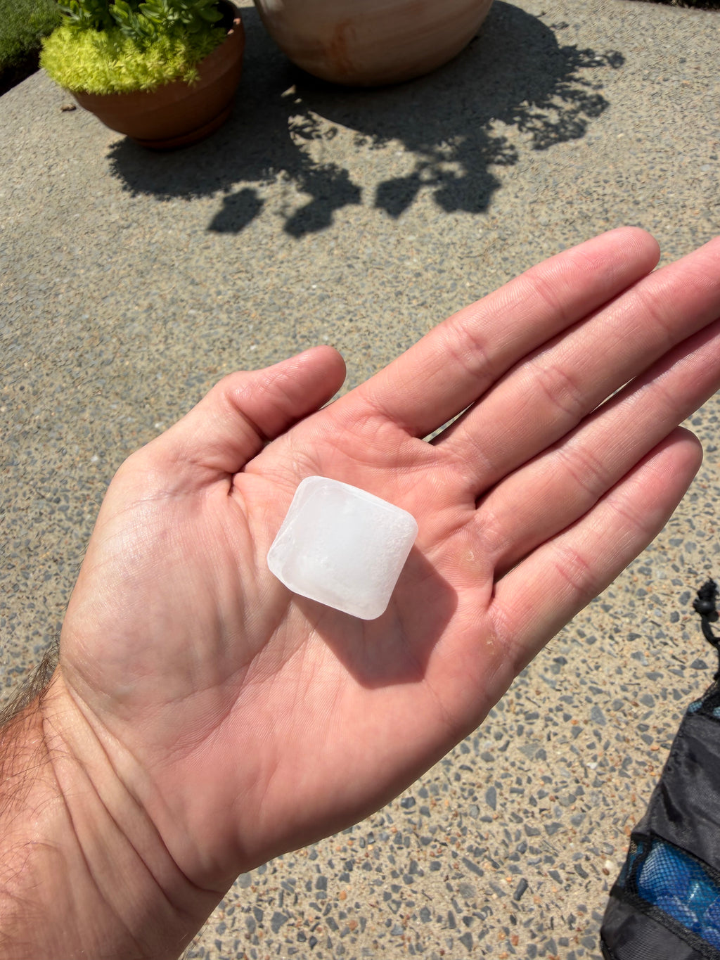 AFIN Reusable Ice (100 Cubes)